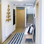 Haus *