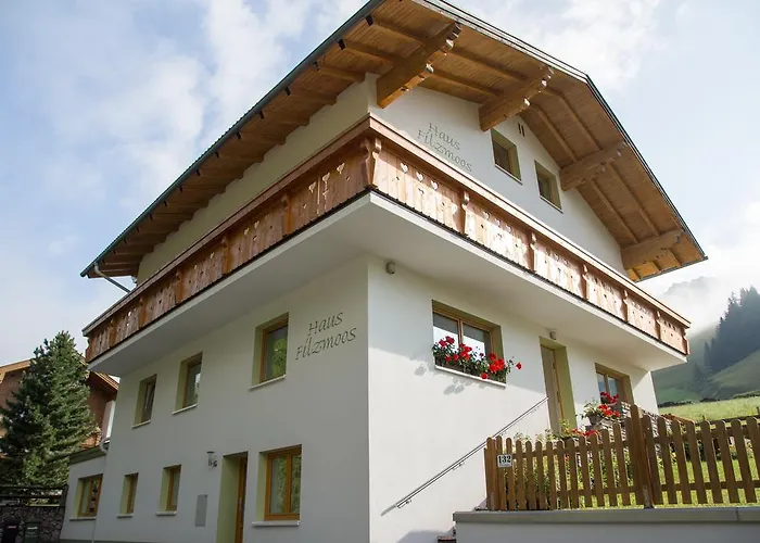 Haus *
